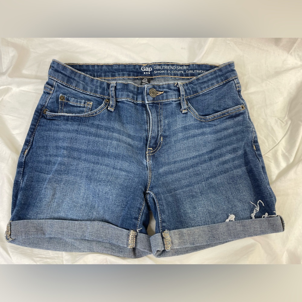 GAP Girlfriend Shorts, cuffed legs, size 2